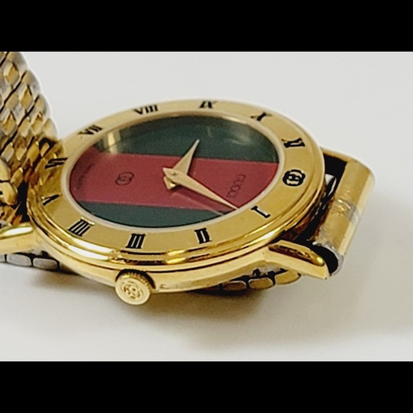 Authentic Gucci Stretch Band Watch Gold - Picture 6 of 6